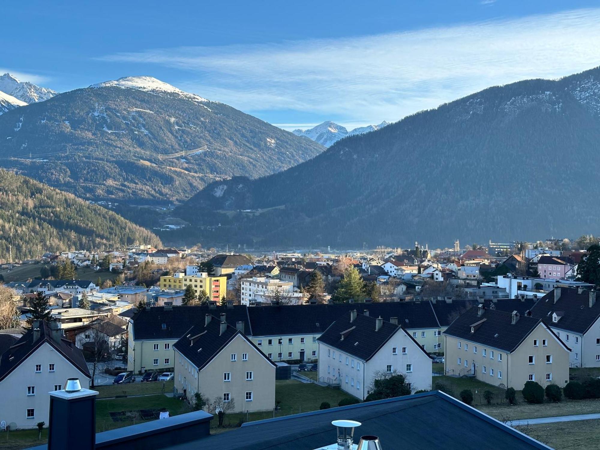 Geraeumiges Sonniges Apartment Mit Bergblick امست المظهر الخارجي الصورة
